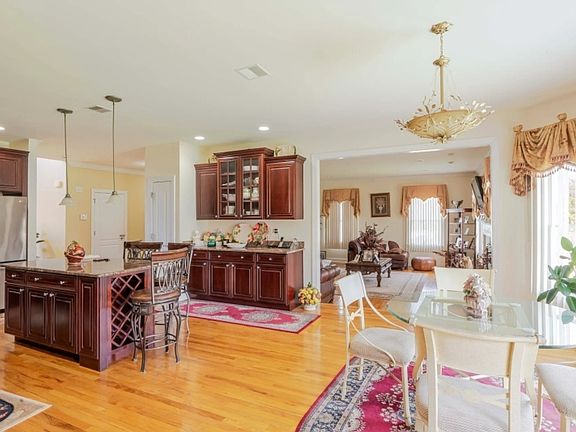 5th image of 12 Morgan Way