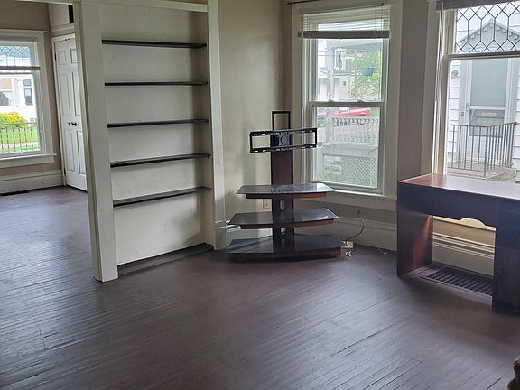4th image of 215 Eaton Ave #A