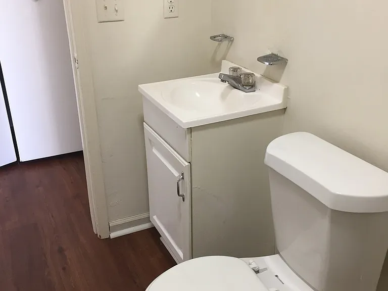 3600-3730 Southborough Rd — Photo 9