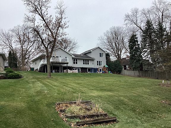 3rd image of 210 N Ln