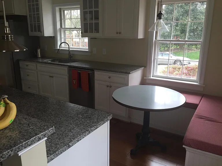 1716 Broadmoor Dr — Photo 2