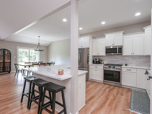 2nd image of 3172 Sun Valley Dr