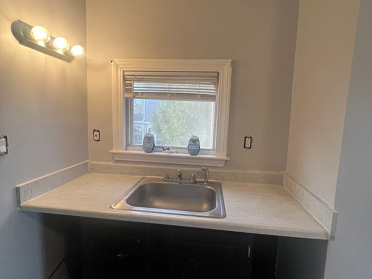 48 Grand View Ave #4 — Photo 11