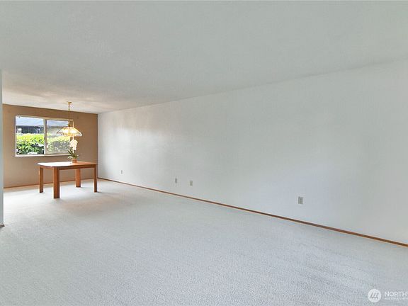 4th image of 2412 118th Drive NE