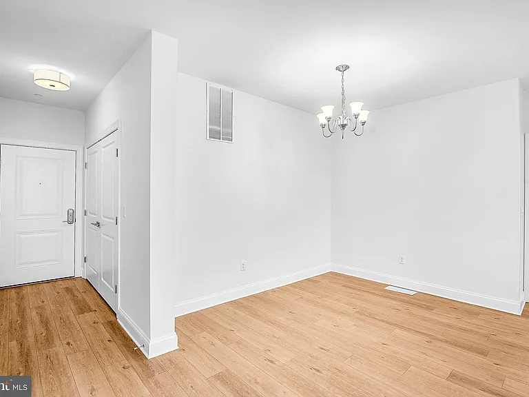 123 S Washington St #202 — Photo 7