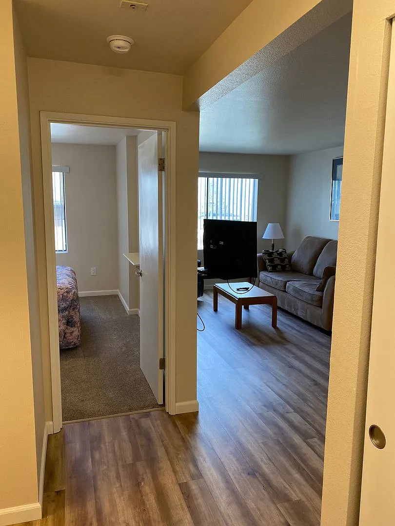 First Hill Apartments — Photo 3