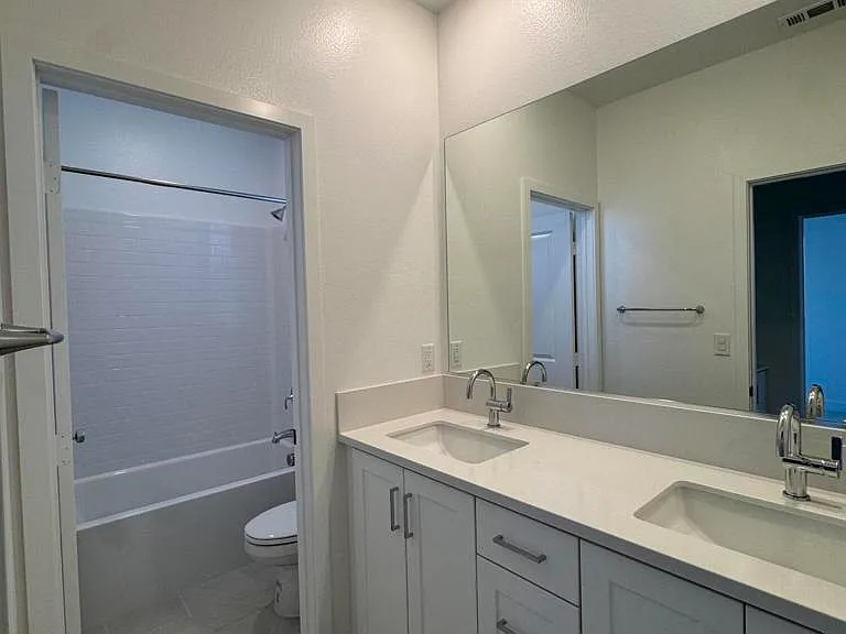 712 Guy Turner Dr — Photo 16