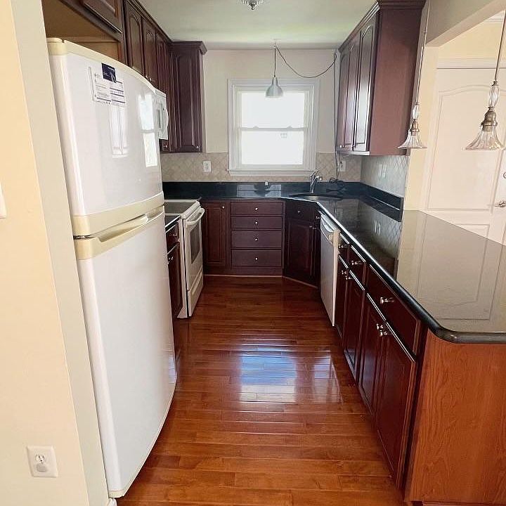 1st image of 2146 N Thomas St