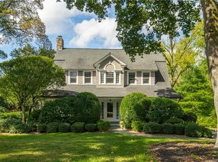 322 Quaker Rd, Chappaqua, NY 10514