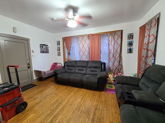 3rd image of 2650 N Mason Ave