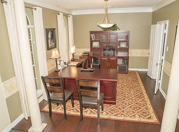 5th image of 122 Live Oak Ln