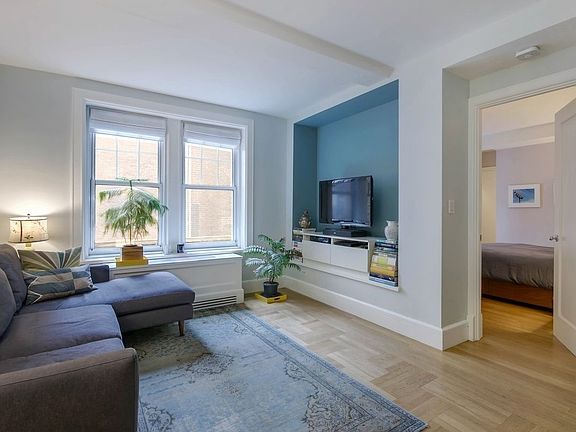 2nd image of 27 W 72nd St #209