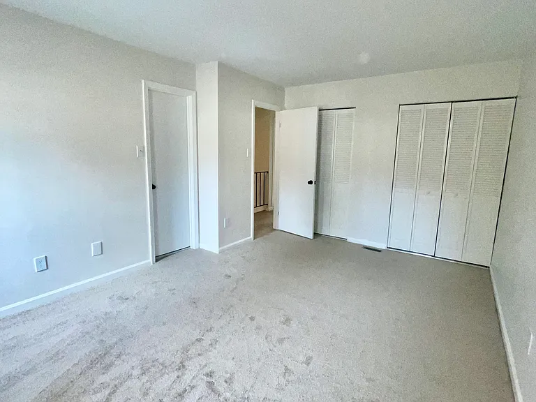 1625 Congressional Ct — Photo 10