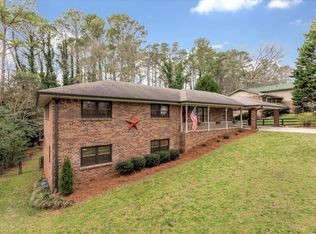 693 Ridgeview Dr, Lilburn, GA 30047