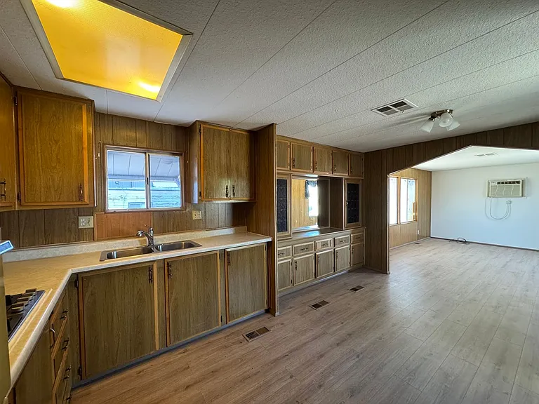 384 Moser — Photo 18