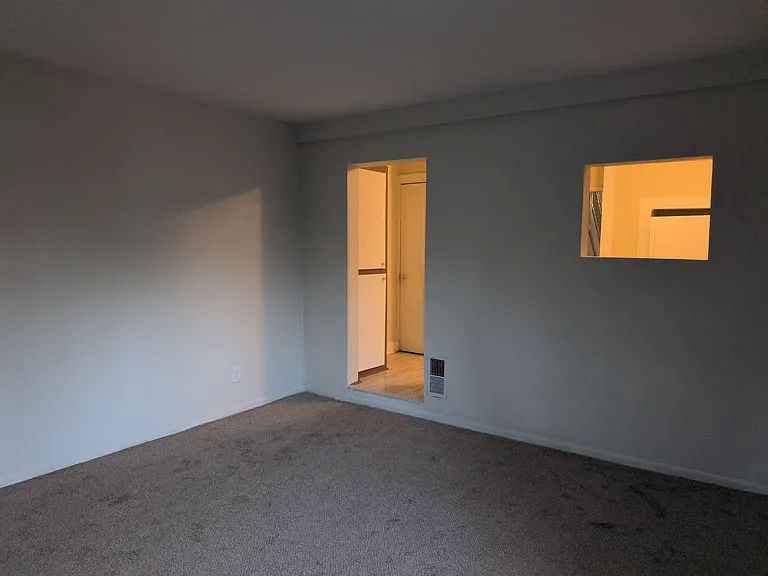 247 Henry St — Photo 10