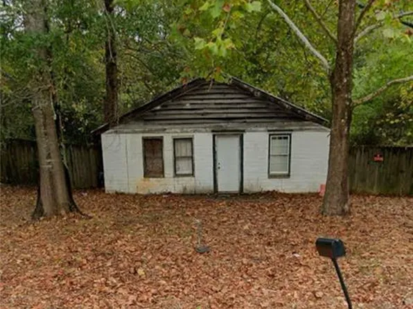 5304 Groovers Landing Rd, Acworth, GA 30101