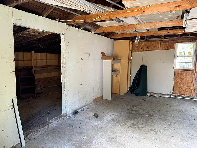 1005 Manning Dr — Photo 35