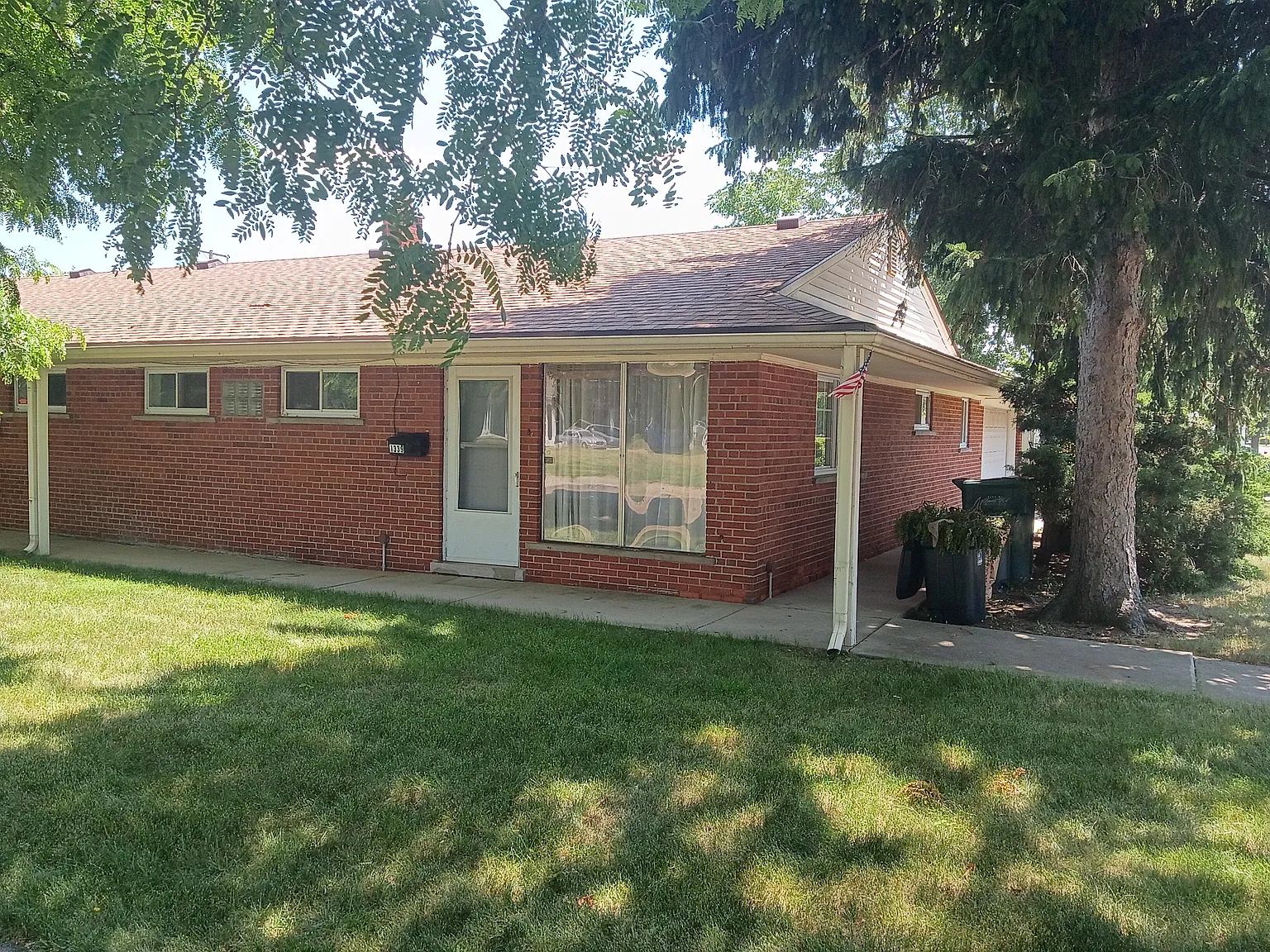 1339 Electric Ave — Photo 2