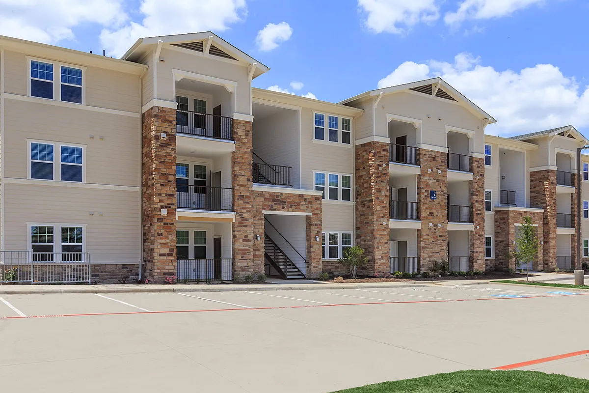 Building Photo - Parkdale Villas