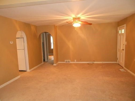2nd image of 3100 N 16th St