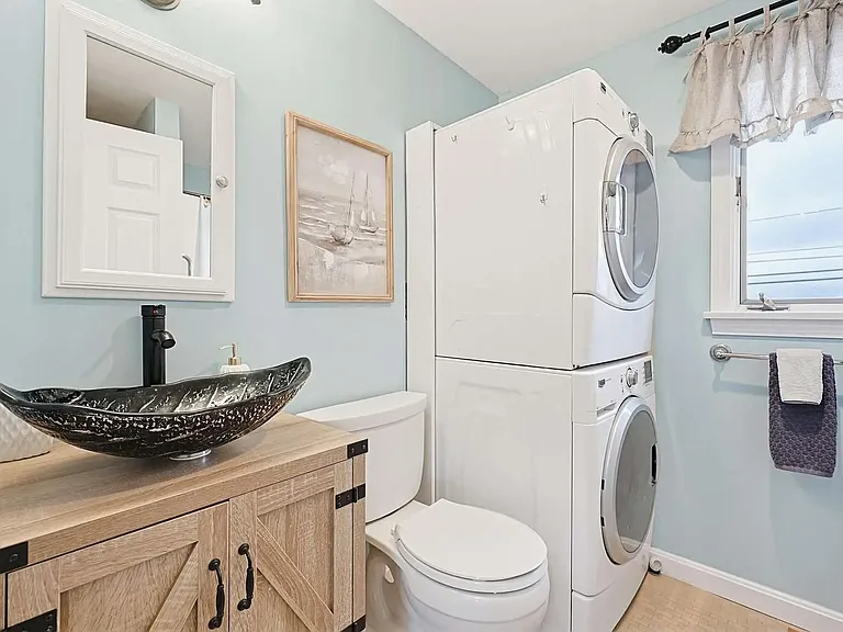 73 Church St #2 — Photo 10