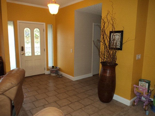 1st image of 45 Twin Oaks Cir