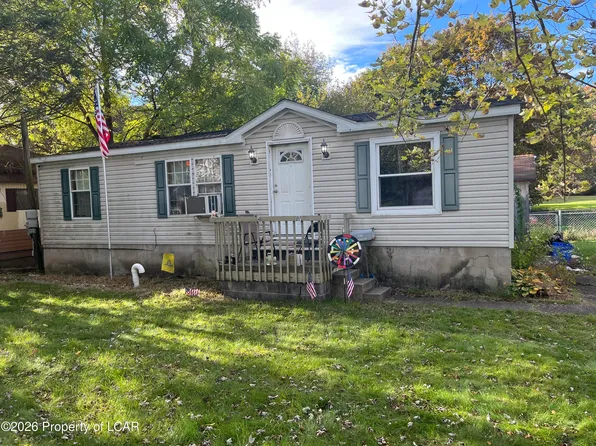 143 E Luzerne Ave, Larksville, PA 18704