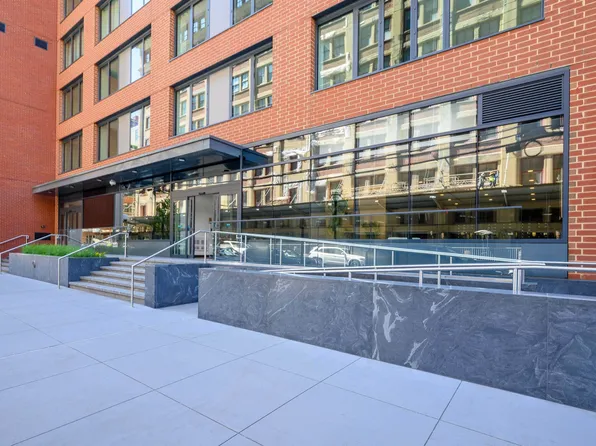 155 Bay Street image 43 of 44