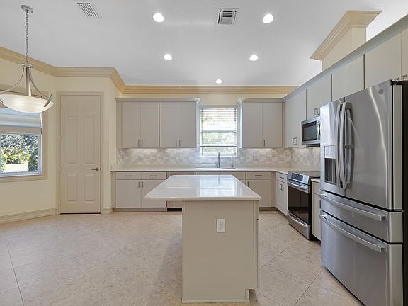 3rd image of 3170 Sussex Way