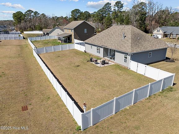 4th image of 125 Loudon Court