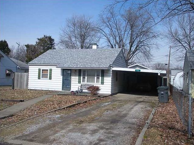 1st image of 2412 Maplewood Cir