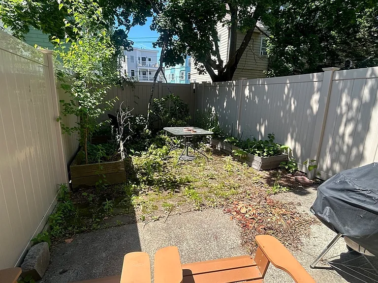 62 Marshall St #B — Photo 2