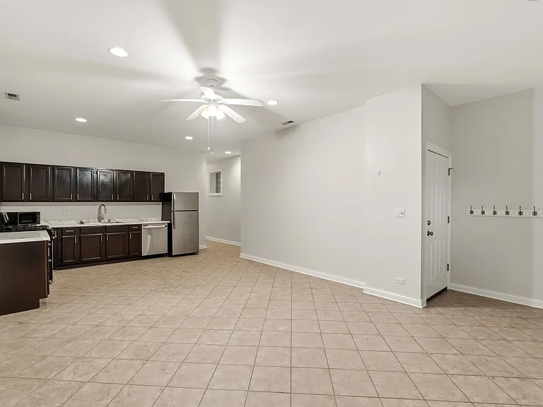 938 N Washtenaw Ave #G — Photo 3