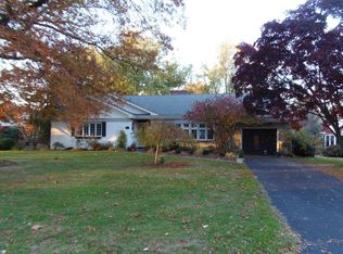 810 Hillaire Rd, Lancaster, PA 17601