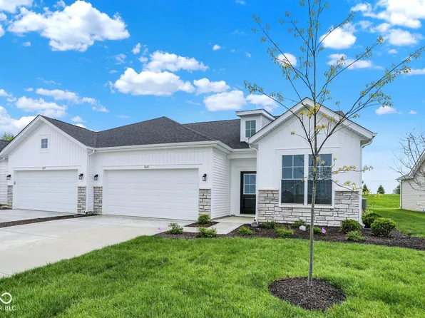 1621 Clover Crossing Dr, Greenfield, IN 46140