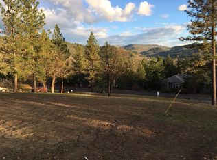 393 Pinetop Ter, Shady Cove, OR