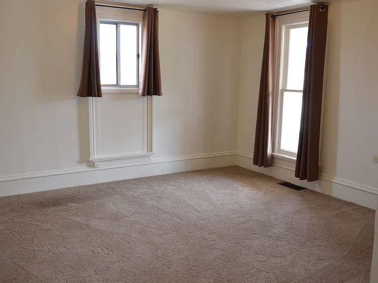 403 Park St — Photo 9