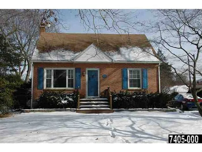 323 Pinehurst Rd photo 1