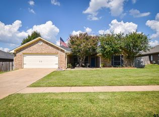 11300 Triple Crown Dr, Flint, TX 75762