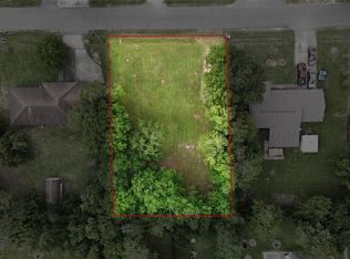 2720 Royal Ave, Groves, TX 77619