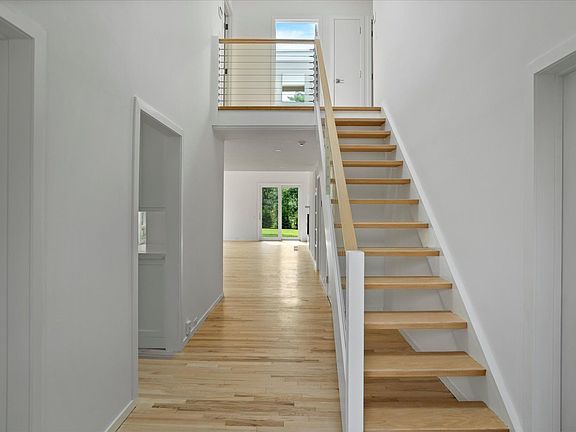 3rd image of 68 Huckleberry Ln