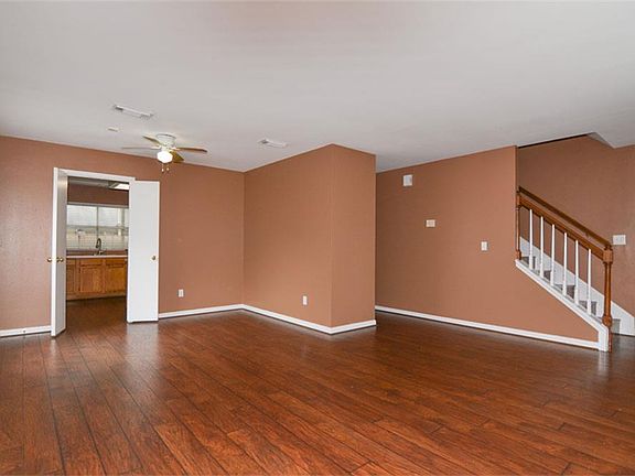5th image of 2911 Silver Cedar Trl