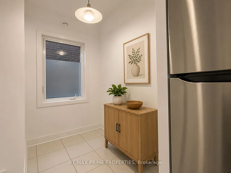 315 Village Green Sq #Townhouse 69 — Photo 5