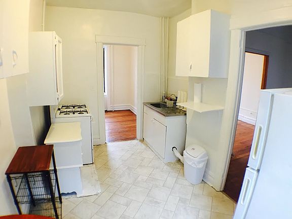 5th image of 2610 18th St APT 7
