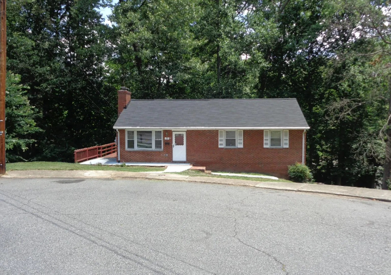 5 bed, 1092 sqft, $2,000 — Photo 2