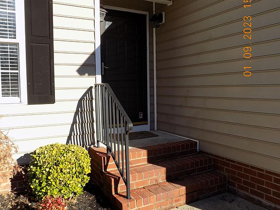 3rd image of 9831 Willow Glen Ct