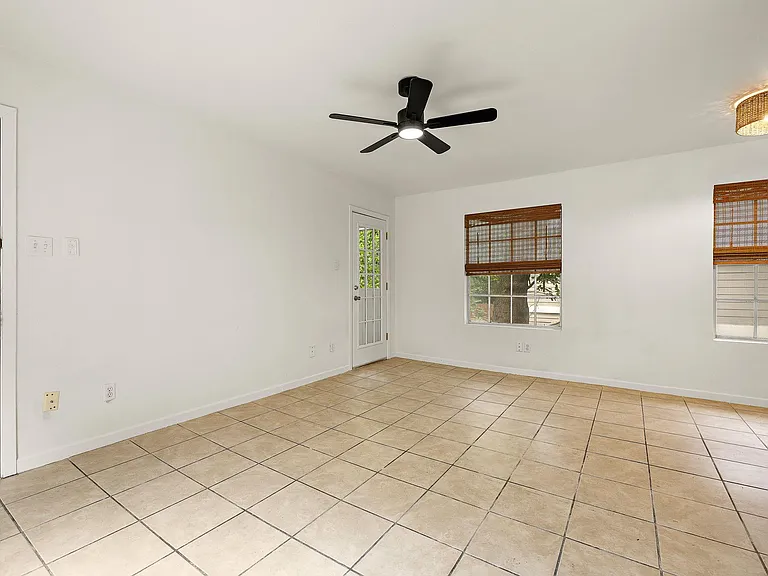 1700 Houston St #202 — Photo 5