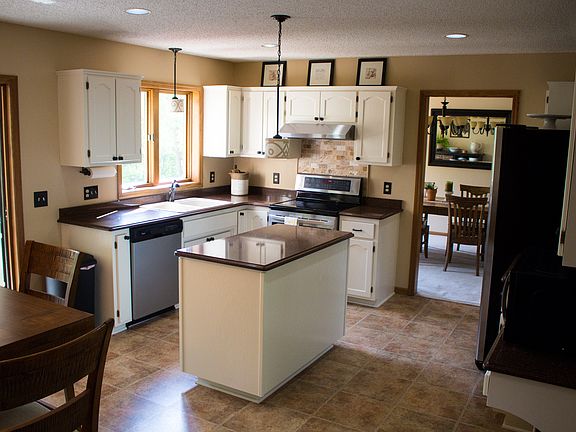 4th image of 726 Saddle Wood Dr