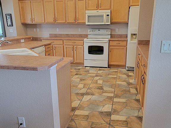 5th image of 17468 SE 121st Cir